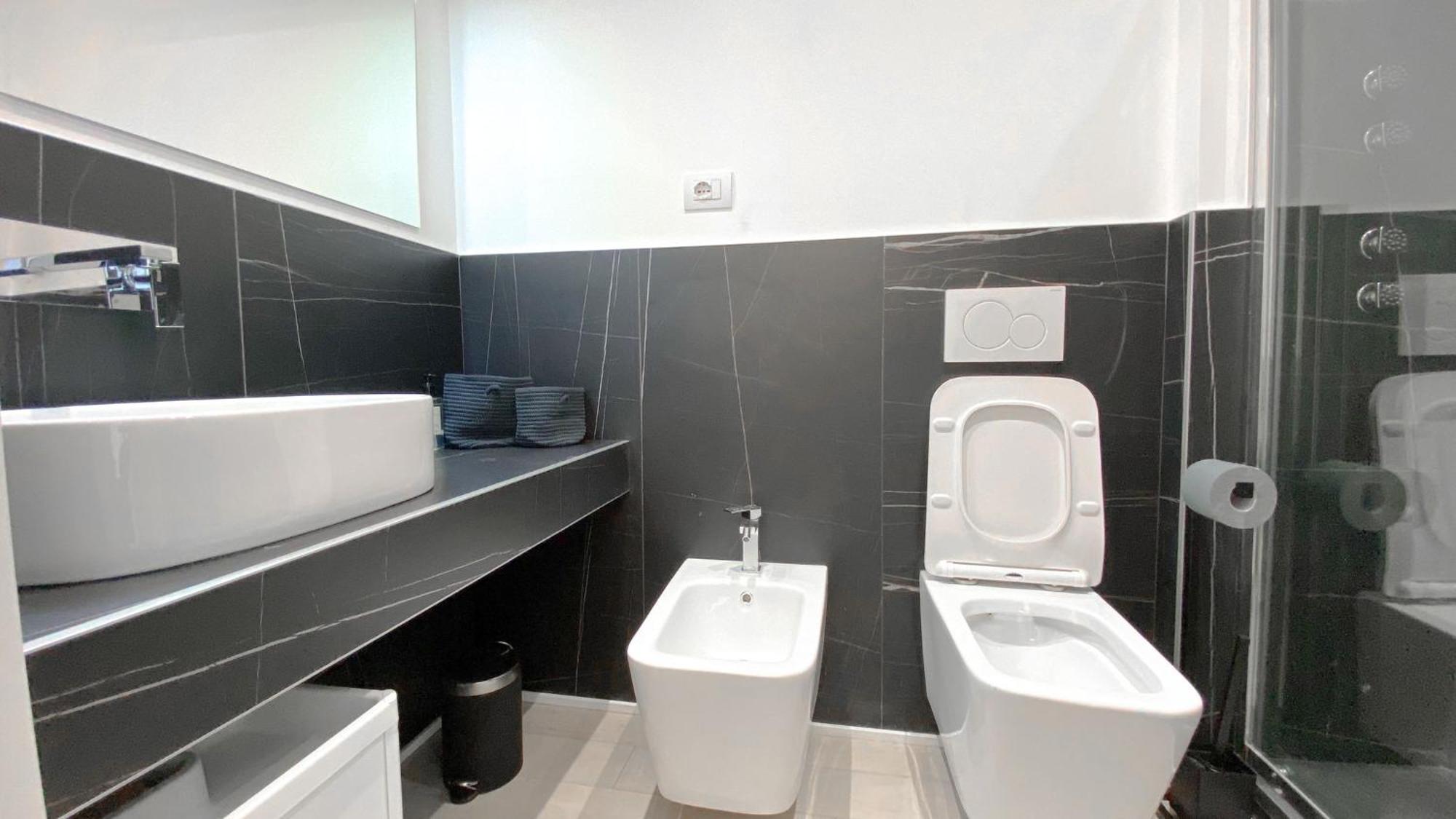 Cardano - 5 Min From Station Appartement